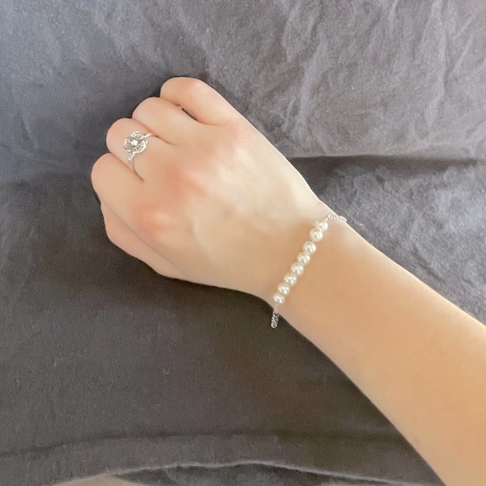 Handmade pearl bead bracelet